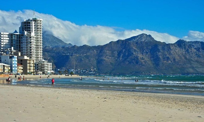 Strand Apartment | BEACHFRONT APARTMENT STRAND WESTERN CAPE