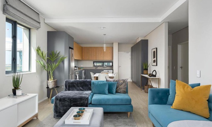 Century City Apartment | Beautiful, modern & central two bedroom apartment