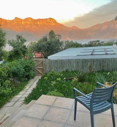 Hout Bay Apartment | BEAUTIFUL VIEW Garden Apartment