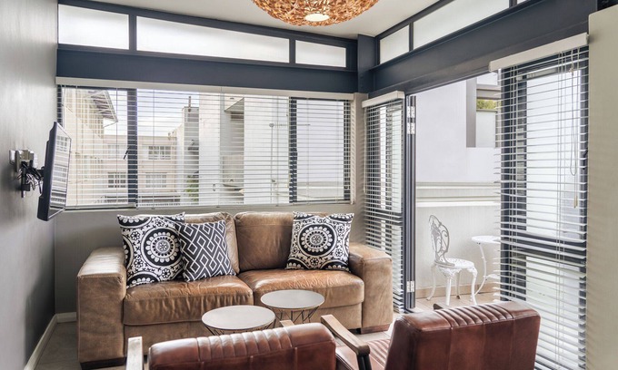 Stellenbosch Central Apartment | Beautiful two-bedroom self-catering unit in the heart of Historic Stellenbosch