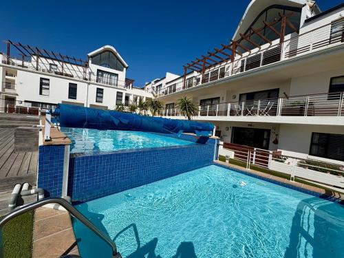 Big Bay Apartment | Big Bay Stunning Upmarket Apartment
