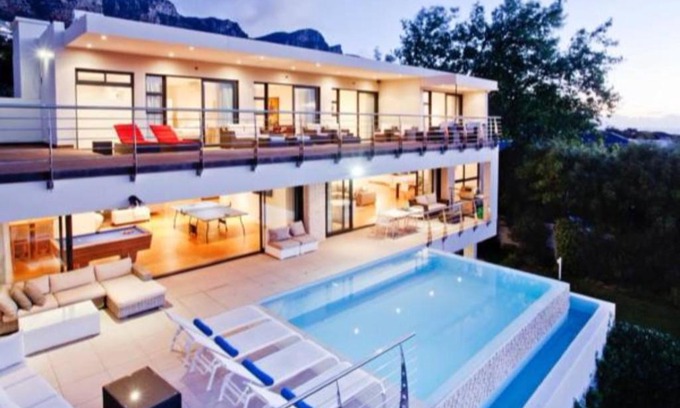 Camps Bay Villa | Blue Emerald Villa