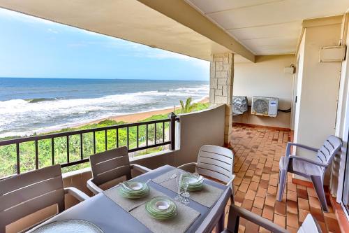 Westbrook Apartment | Blue Largo 27