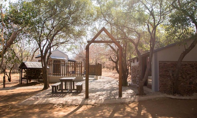 Leeupoort House | Bush Camp