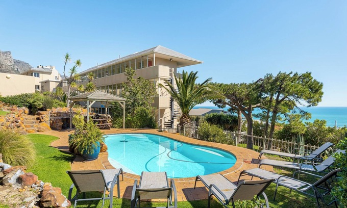 Camps Bay Apartment | Camps Bay Studio Apartment with Amazing Views!