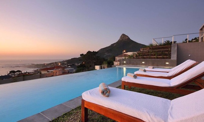 Camps Bay Apartment | Camps Bay studio apartment - luxurious with stunning sea view