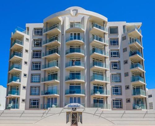 Pollok Beach Apartment | Cascades Self-Catering Apartments
