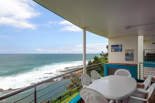 Shaka's Rock Apartment | Chakas Cove 34