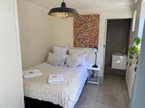 Camps Bay Apartment | Charming 2-Sleeper Getaway U1 !