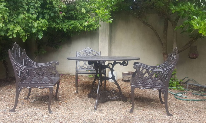 Hout Bay House | Charming, quaint garden-flatlet