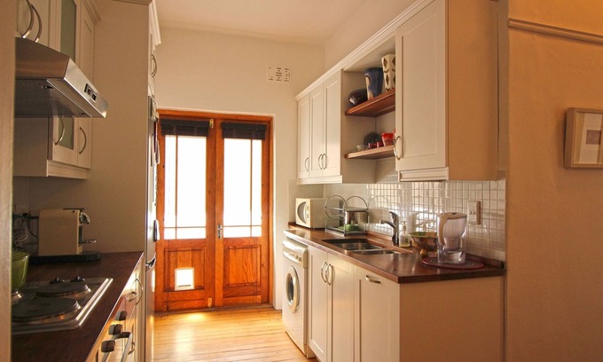 Sea Point Apartment | Charming Sea Point Apartment with Cozy Balcony