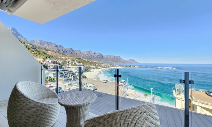 Clifton Apartment | Clifton Luxury Ocean & Mountain View Apartment