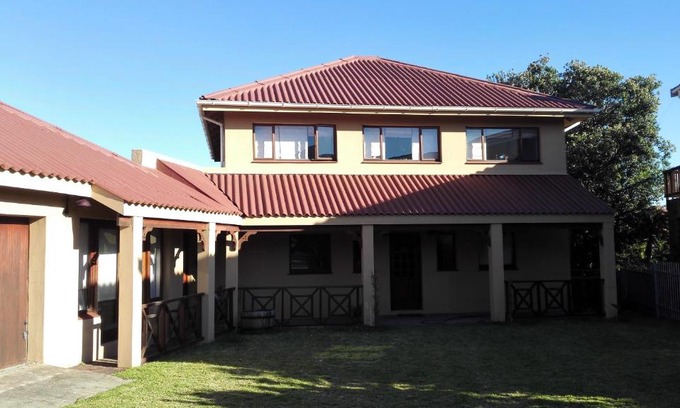 Kleinmond House | Come an enjoy Cape Towns best kept secret. Kleinmond, 2 hours from the city.