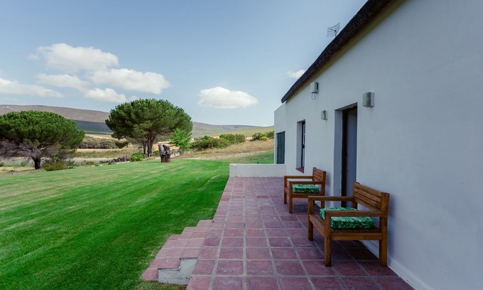 Papiesvlei Hotel | Country Cottage in The Overberg