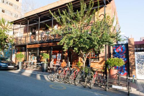 Downtown Johannesburg Hostel | CURIOCITY Backpackers Johannesburg