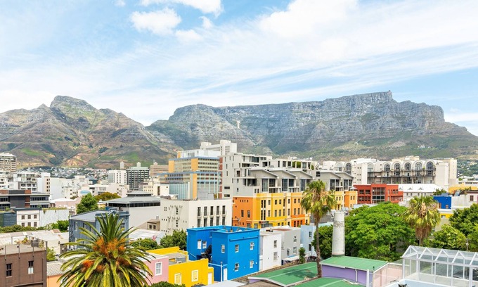 Bo'Kaap Apartment | Designer Apartment With Table Mountain Views