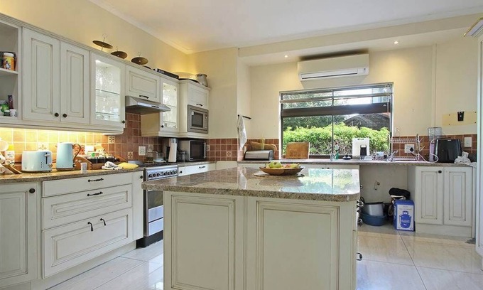 Constantia House | Discover your dream home in the heart of Constantia Upper