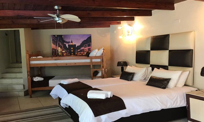 Greater Johannesburg Metropolitan Area House | Double Family Suite [Villa MikaMora]