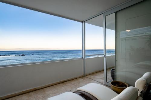 Clifton Villa | Dunmore Skies