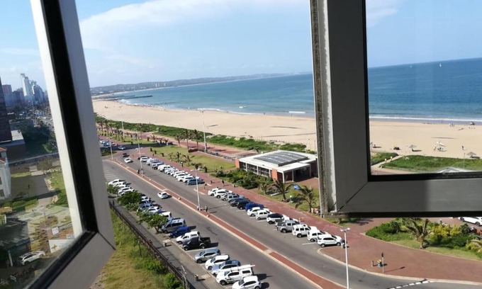 South Beach Apartment | DURBAN BEACHFRONT Tenbury 903