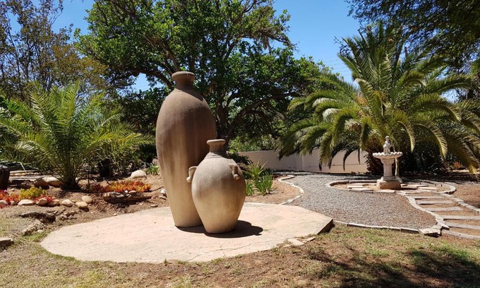 Oudtshoorn Apartment | Eagles Rest