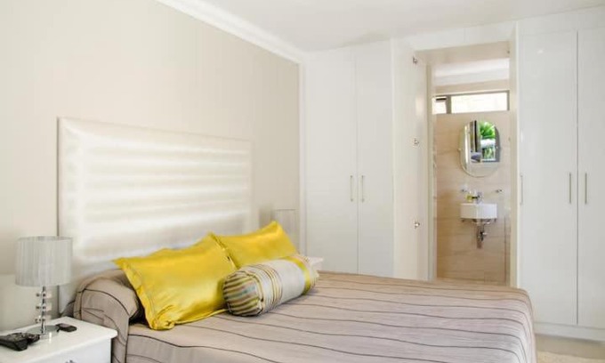 Camps Bay Apartment | Echo friendly sunny contemporary garden flat