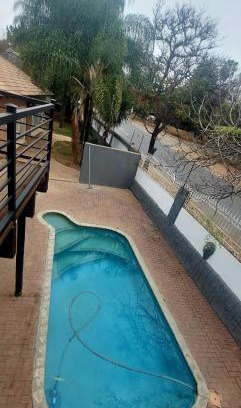 Brits Bed & Breakfast | Eight Martjie Guesthouse