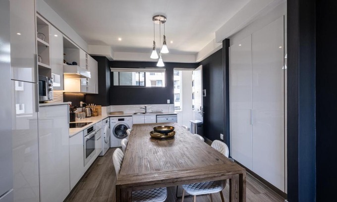 Pretoria Apartment | Entire 1 luxury bedroom en-suite apartment at the Regency Hotel