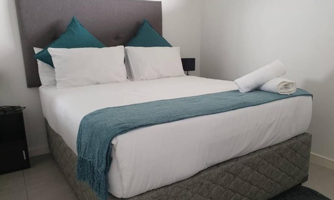 Hillhead Apartment | Exclusive Sea view Coral Point Studio