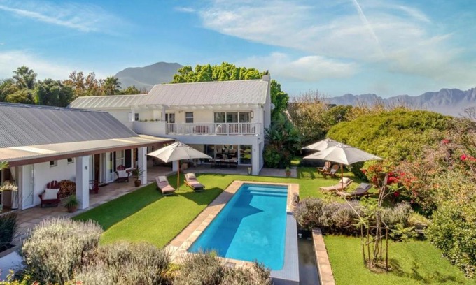 Somerset West Bed & Breakfast | Explorer Guesthouse