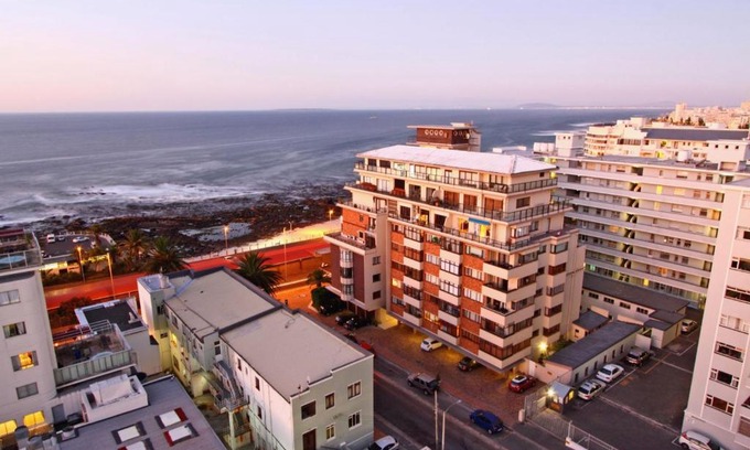 Sea Point Apartment | Fairmont 1001