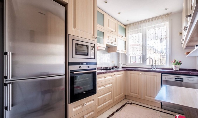 Besiktas Apartment | Flat w Balcony 3 min to Zorlu Center and Metro