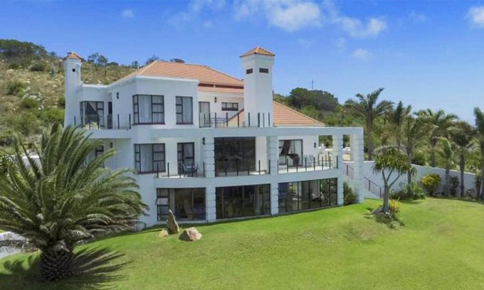 Mossel Bay House | Fly Me To The Moon Guesthouse