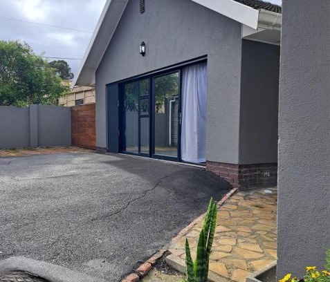 Parow North House | Garden studio flat
