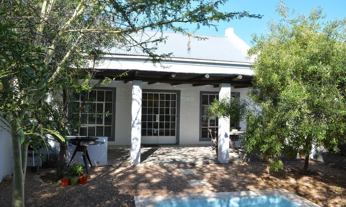 Prince Albert Cottage | Gecko Cottages - Large Gecko