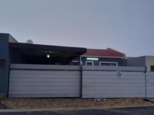 Parow House | GLOBALNEST guest house