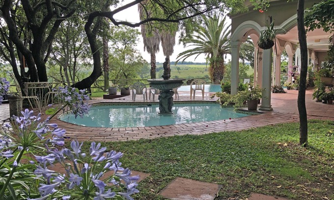 Greater Johannesburg Metropolitan Area Apartment | Hills and Dales Accommodation