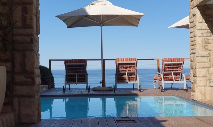Brenton-on-Sea House | HoneyMoon Suit in Brenton On The Rocks
