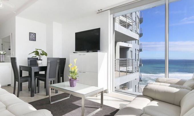 Bloubergstrand Apartment | Horizon Bay 1106 Beachfront Self-Catering APT by HMH