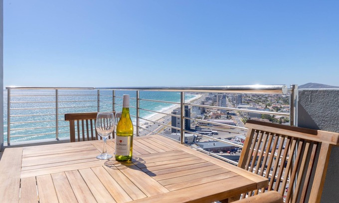 Bloubergstrand Apartment | Horizon Bay 1603 Beachfront Beauty by HMH