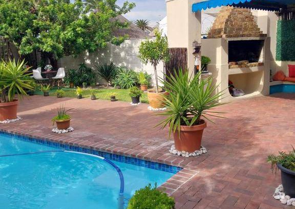 Bloubergstrand Hostel | Hostel ∙ 8 guests