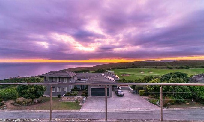 Knysna House | House ∙ 3 bedrooms ∙ 6 guests