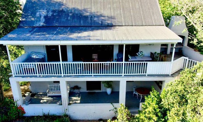 Stanford House | House ∙ 3 bedrooms ∙ 6 guests