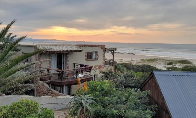 Jeffreys Bay Hostel | Island Vibe Backpackers Jeffreys Bay