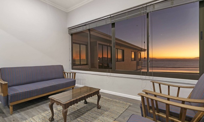 Strand Apartment | Jacquelena Hof 9 - Three Bedroom Apartment, Sleeps 6