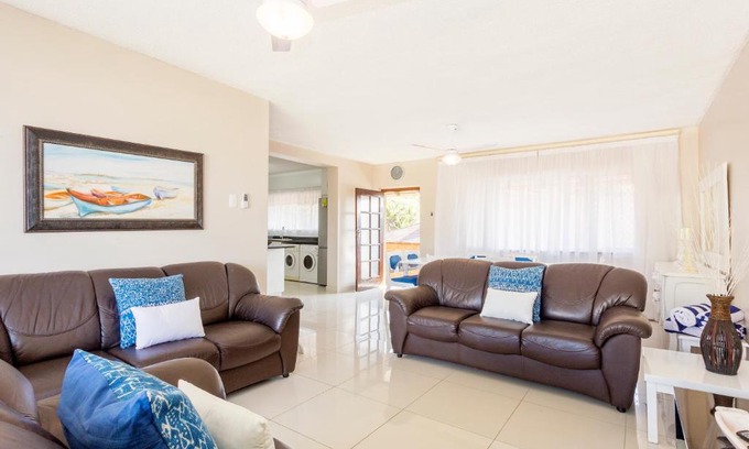Ballito Apartment | Kenwyn on Sea 401 - FAMILY ONLY