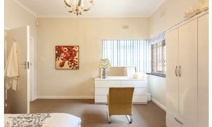 Newlands House | Kirstenbosch Gardens Retreat Room 3