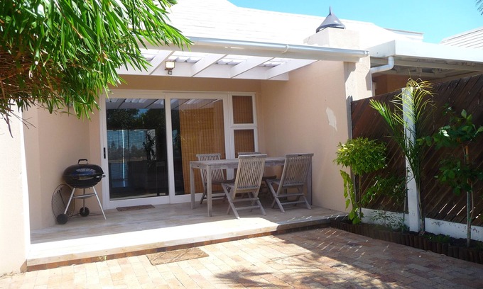 Milnerton House | Lagoon View Holiday Duplex (SB)