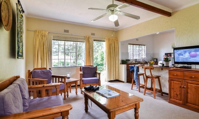 Muldersdrift House | Lavender Tree Spacious cottage for 2-3 people