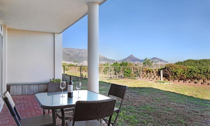 Lagoon Beach Apartment | Leisure Bay 123